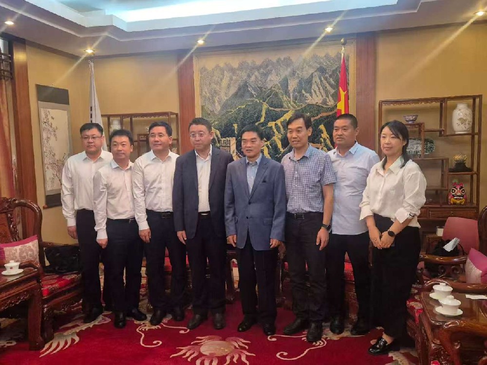 科为公司董事长褚洪玉陪同微山县县委书记李勇、开发区书记张峰拜访中国驻韩国光州总领事馆领事顾景奇先生